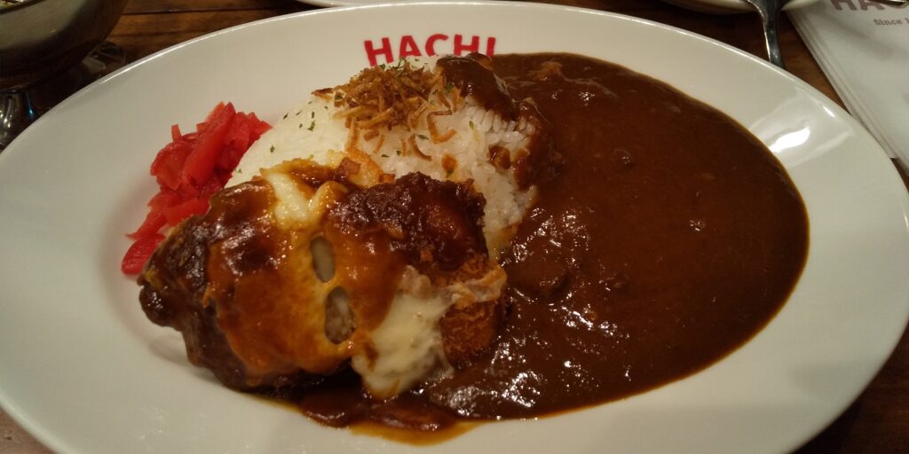 「ビーフカレー&デミチーズヒレカツ」の写真